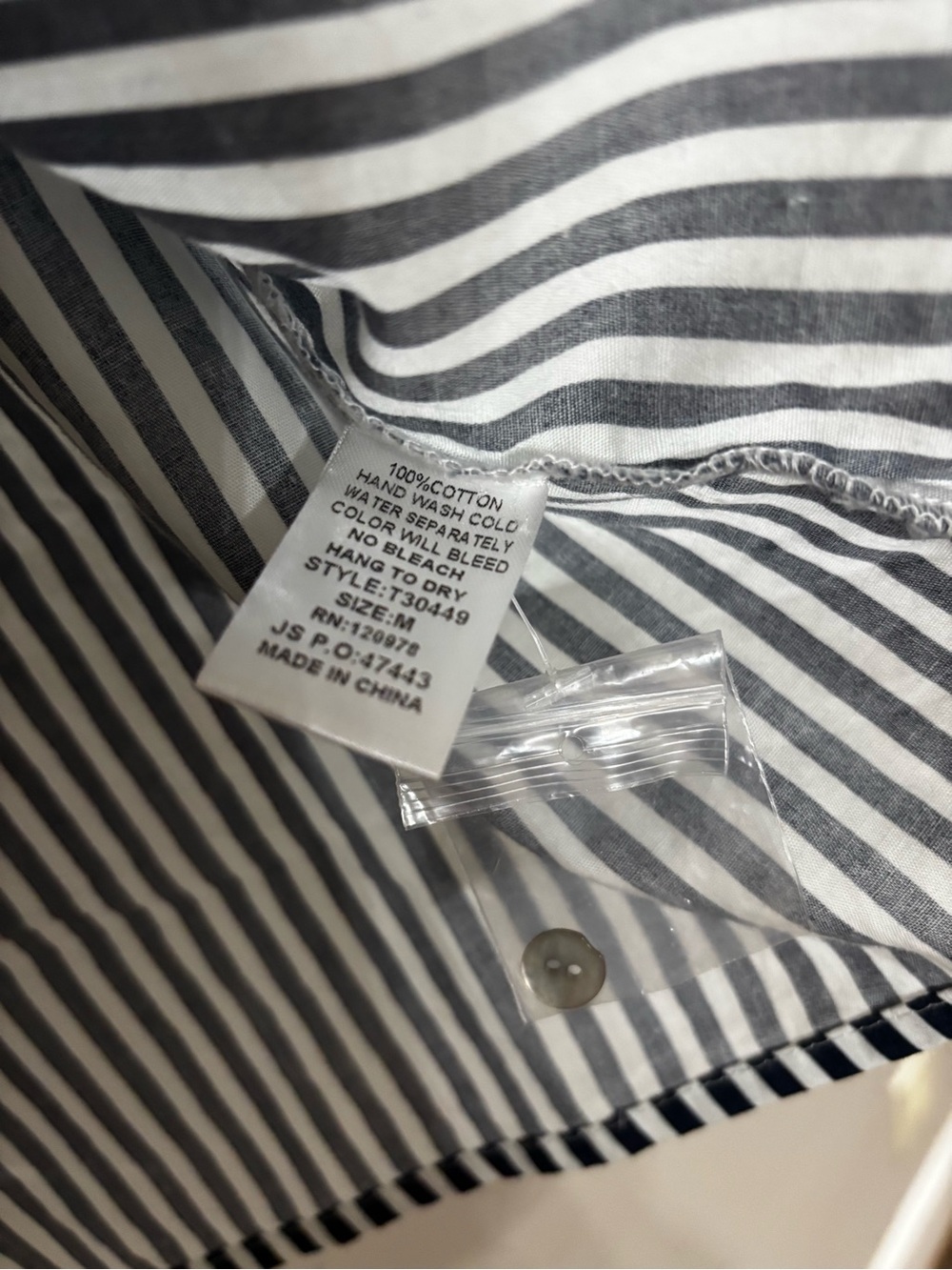 Entro blouse size medium - Picture 5 of 6